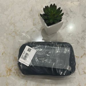 Lululemon Everywhere Belt Bag 1L